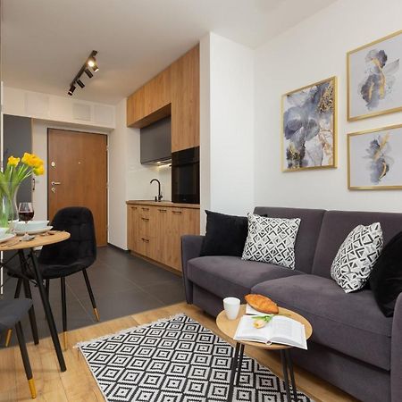 Warsaw Praga Kokoryczki Apartments With Parking By Noclegi Renters 외부 사진