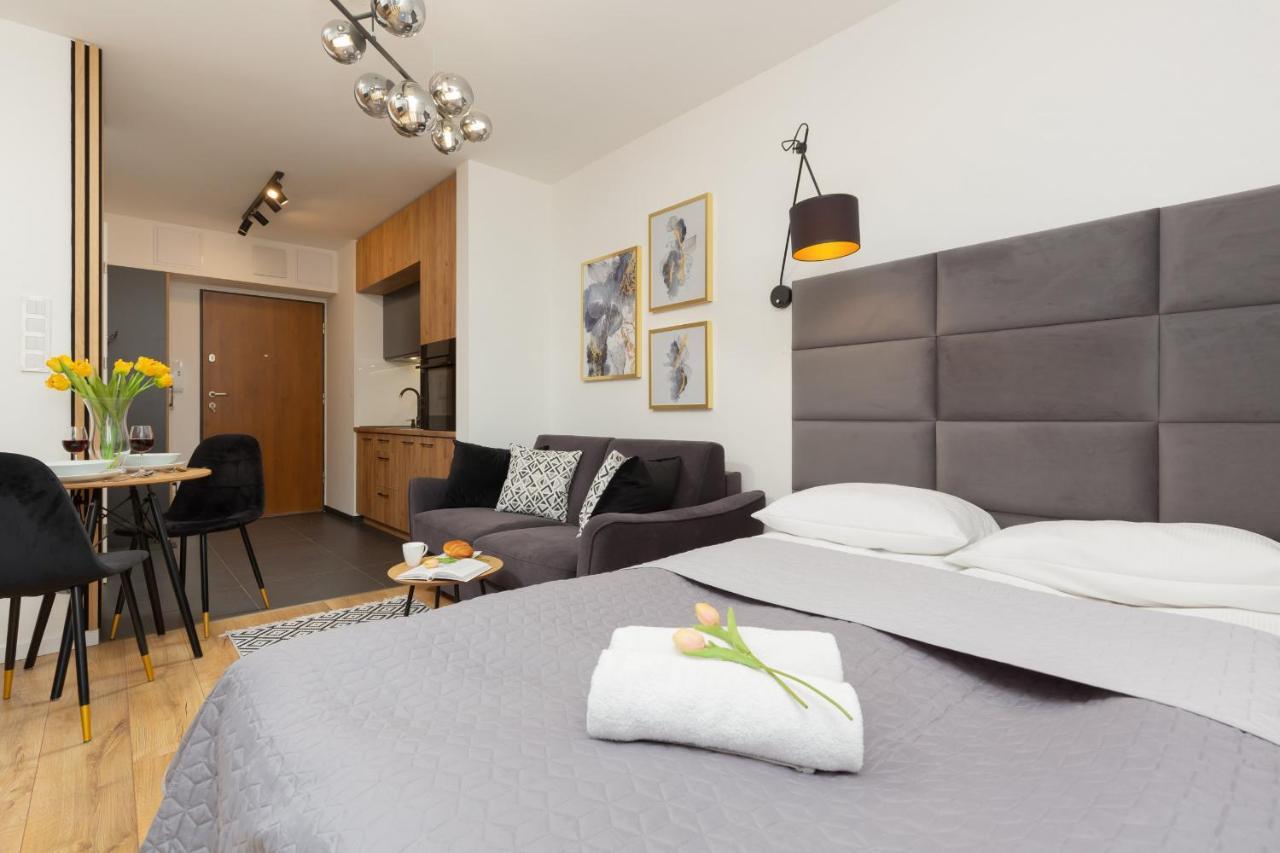 Warsaw Praga Kokoryczki Apartments With Parking By Noclegi Renters 외부 사진